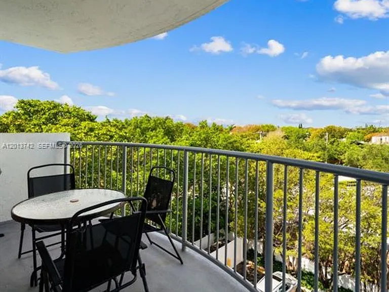 210 Sea View Dr #501 — Photo 5
