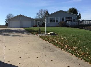1075 Circle Dr, Lake Isabella, MI 48893