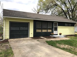 2124 Spruce St, Leavenworth, KS 66048