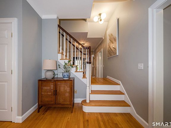 3rd image of 10 Grace Lane
