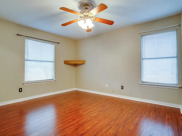 101 Teakwood Dr — Photo 12