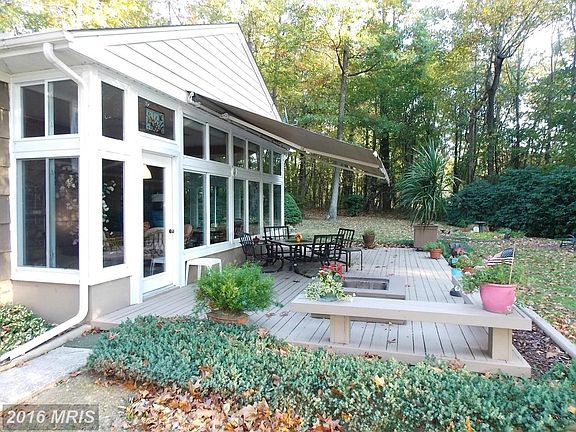 Sunroom with Retractable Awning