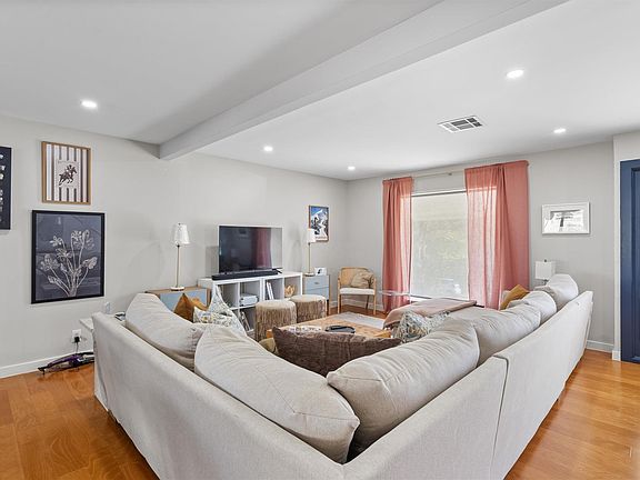 3rd image of 3400 Santa Fe Dr