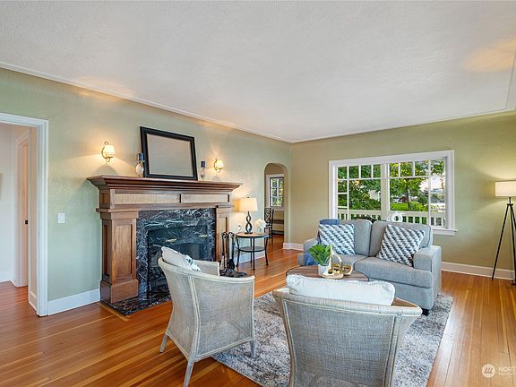 3rd image of 3428 Circle Way