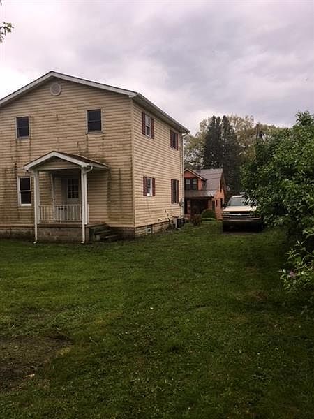 2nd image of 915 Dearborn St