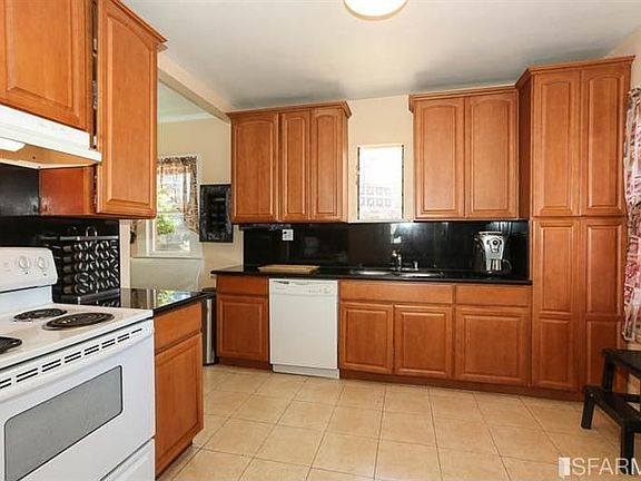3rd image of 1195 Munich St