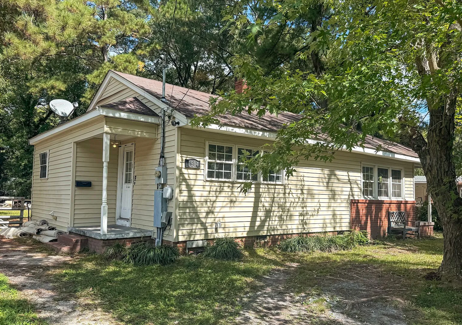 1504 Gold Street — Photo 1