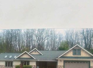 8033 Hogan Rd, Fenton, MI 48430