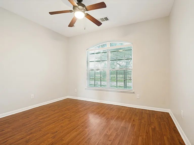 607 Shady Meadow Ln — Photo 17