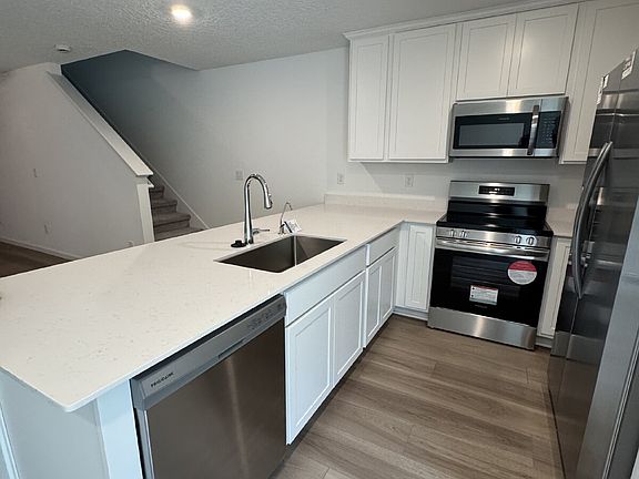 3rd image of 6837 Lake Mist Ln