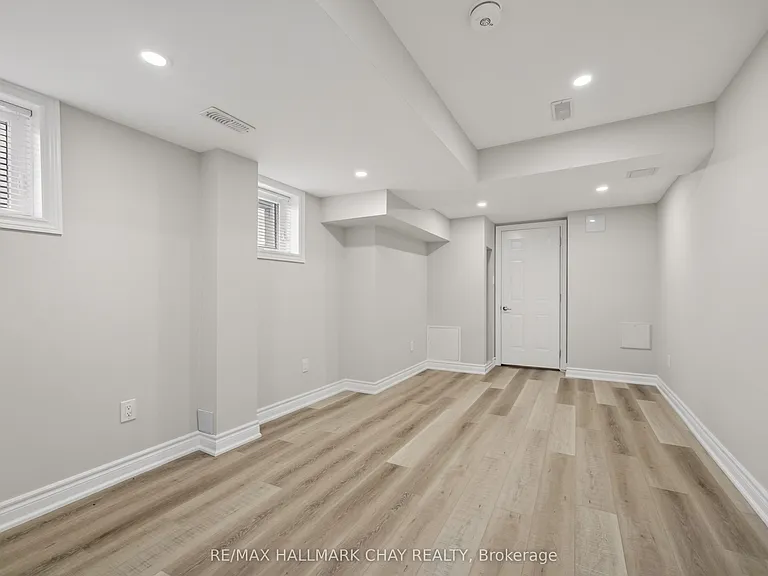 63 Janes Cres #BASEMENT — Photo 25