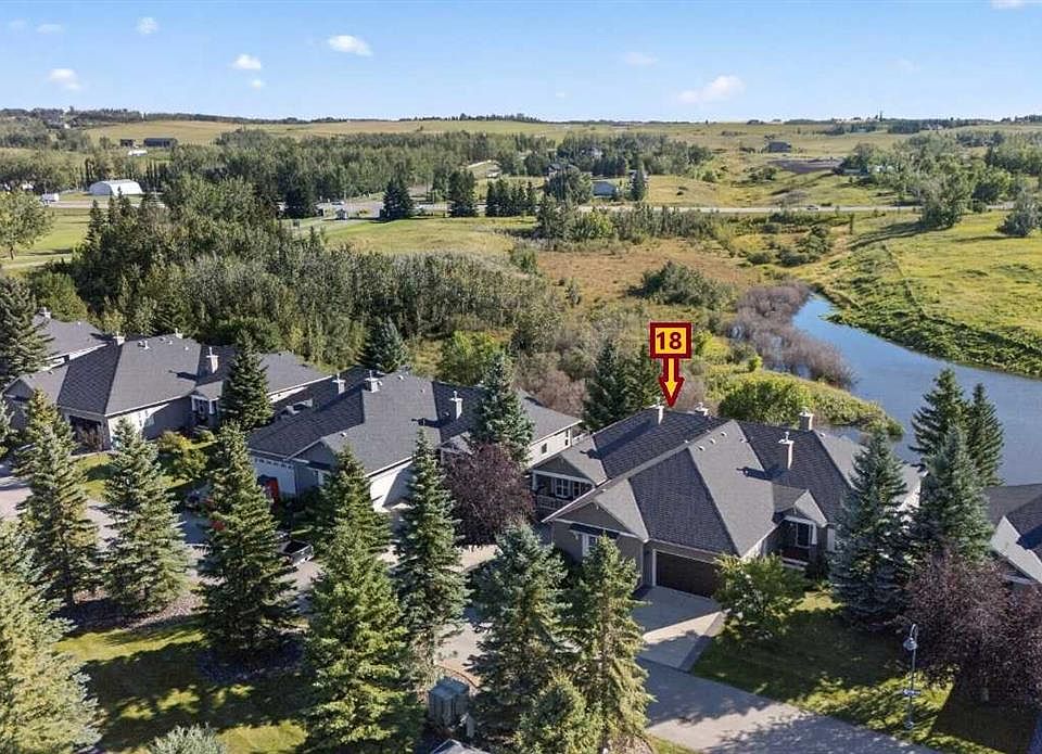 1st image of 18 NE Ravine Dr