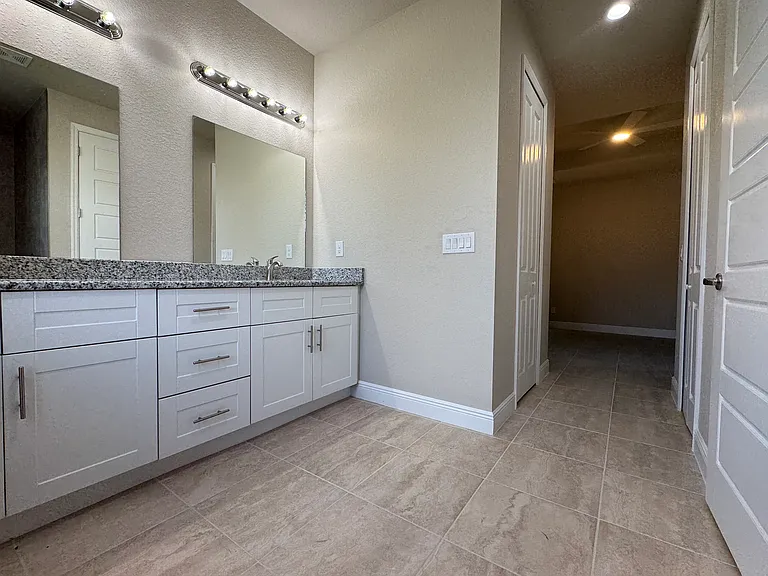 1304 Andover Dr — Photo 14