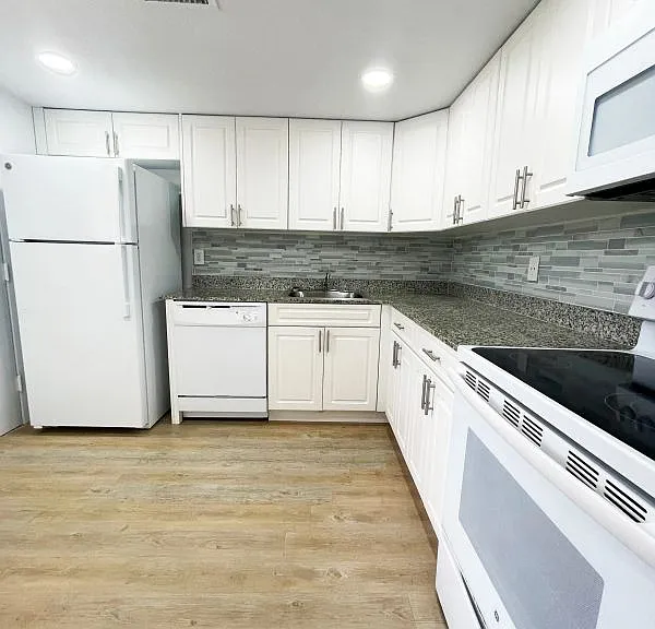 9375 SW 77th Ave #P1 — Photo 12