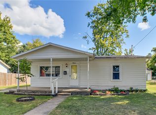 14 Washington Ave, Charleston, IL 61920