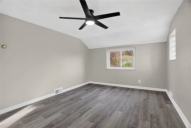 Building Photo - 79 Beechmont Ave #2
