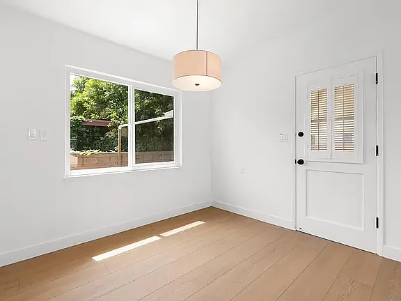 8851 Geraldine Ave — Photo 2