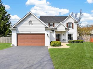 231 Lenox Ct, Grayslake, IL