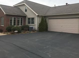 1555 Meerschaum Ln, Coraopolis, PA 15108