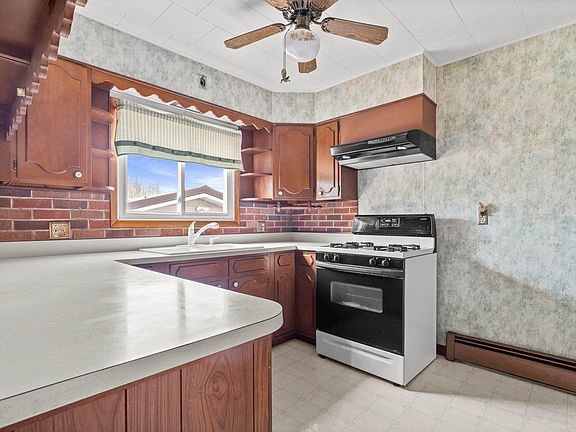 5th image of 116 Reynolds Ave