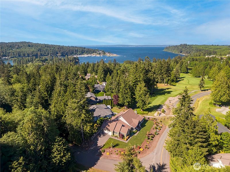 4th image of 20 Dunsmuir Road