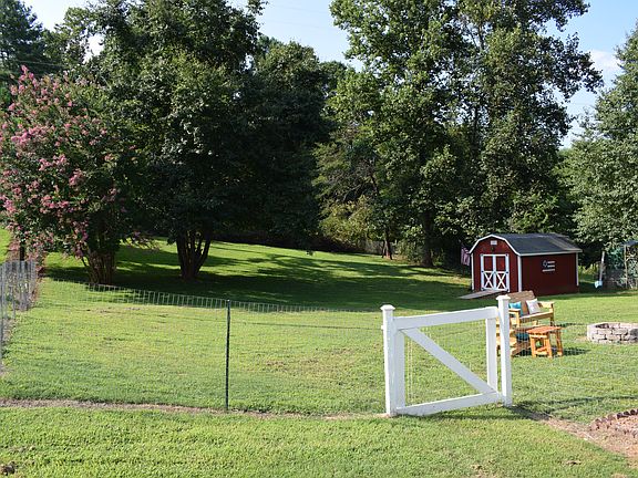 5th image of 177 Brook Valley St