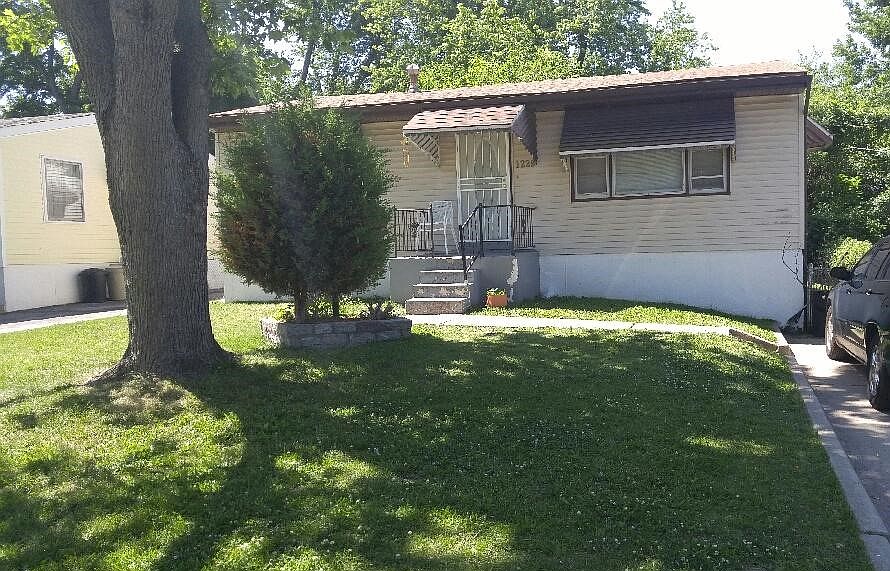 1st image of 1226 Cove Ln