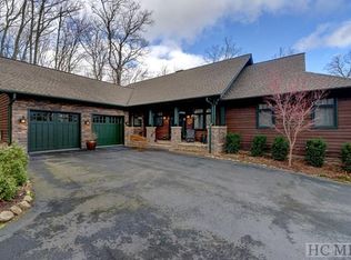 26 Creekwood Ln, Cashiers, NC 28741