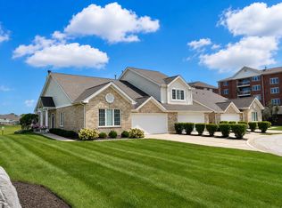 11417 Foxwoods Ct, Oak Lawn, IL 60453