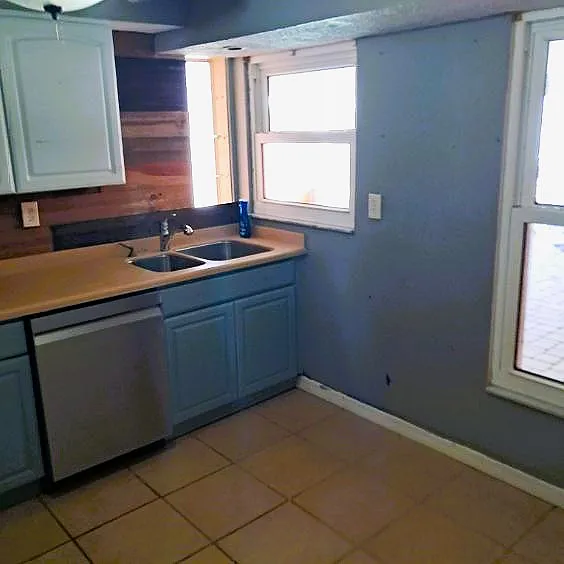 3 bed, 1412 sqft, $2,195 — Photo 2