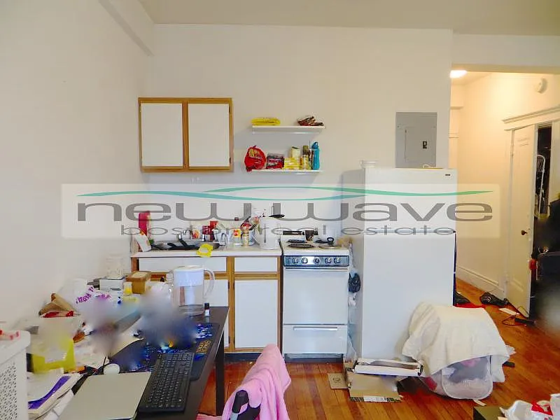 Studio, 400 sqft, $2,400 — Photo 2