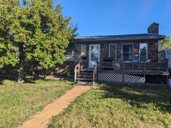 207 Hemlock Ave, Glendive, MT 59330