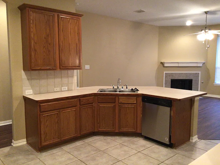 823 Fleetwood Cove Dr — Photo 4