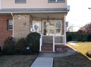 5004 201st St, Oakland gardens, NY 11364