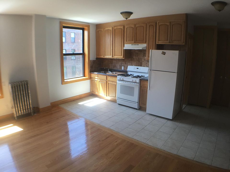 1st image of 2814 Crescent St APT 11