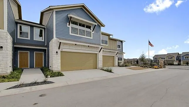 516 E Slaughter Ln #1503