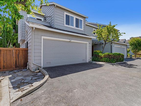 2nd image of 1595 Camden Village Cir