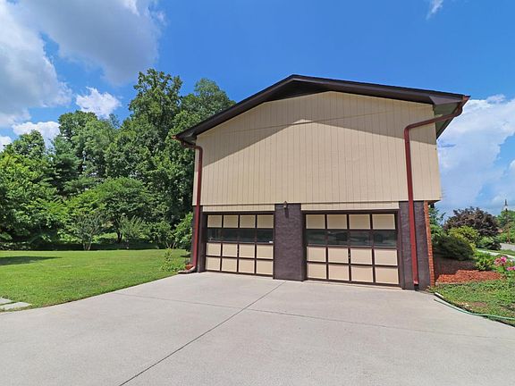 3rd image of 10412 Diane Dr