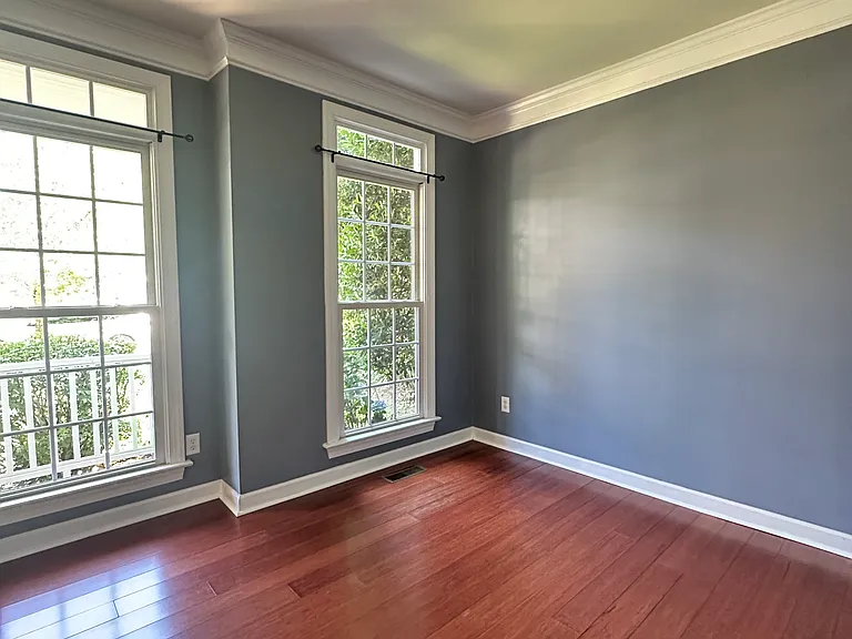 717 Bluffcreek Dr — Photo 15