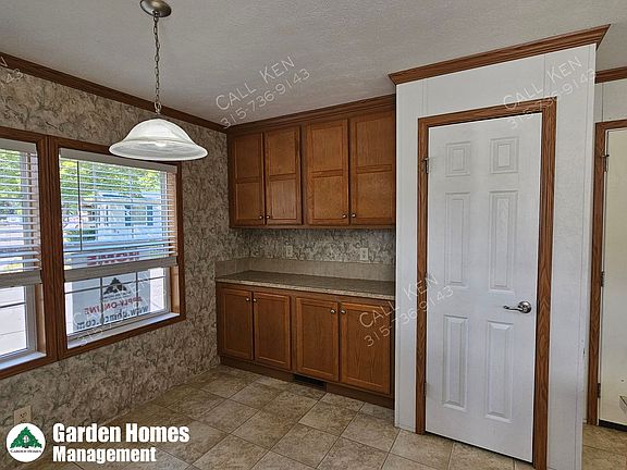 3rd image of 46 Kris Ann Dr