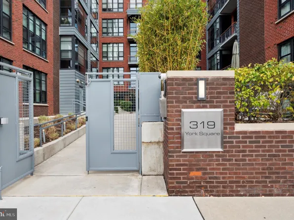 319 Vine St APT 309, Philadelphia, PA 19106