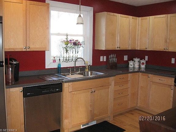 4th image of 434 Eastlawn St