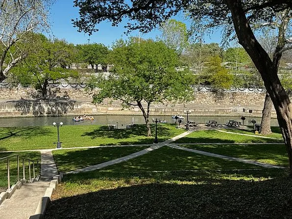 333 S Gilbert Ave, New Braunfels, TX 78130