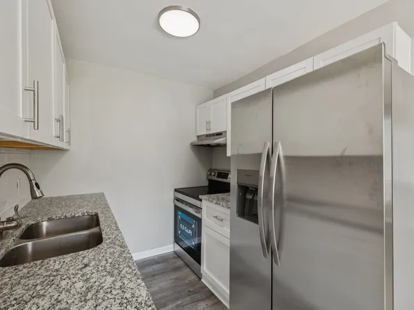 550 Harding Pl APT D113, Nashville, TN 37211