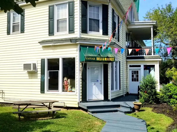 37 Lincoln Ave Floor 2, Poughkeepsie, NY 12601