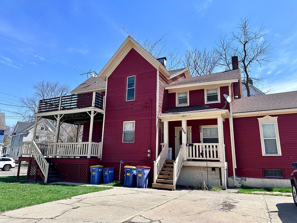 1st image of 804 Lake Dr SE #1