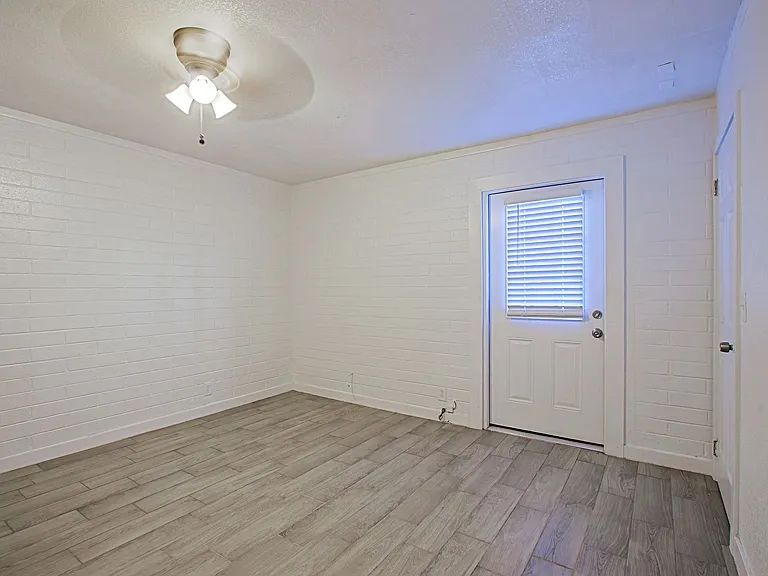 2525 N 52nd St #12A — Photo 13