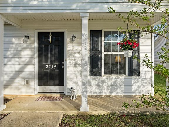 2nd image of 2739 Oxford Hall Ave