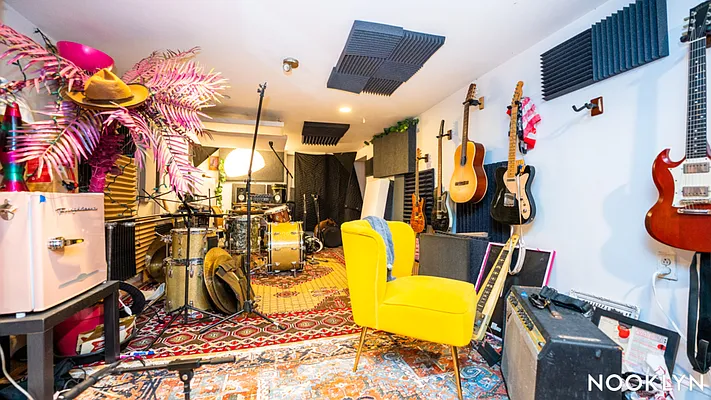 Rented by Nooklyn NYC LLC | media 15