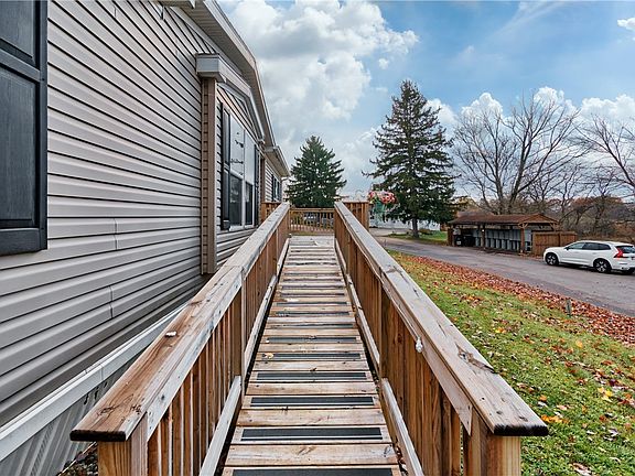 3rd image of 126 York Rd